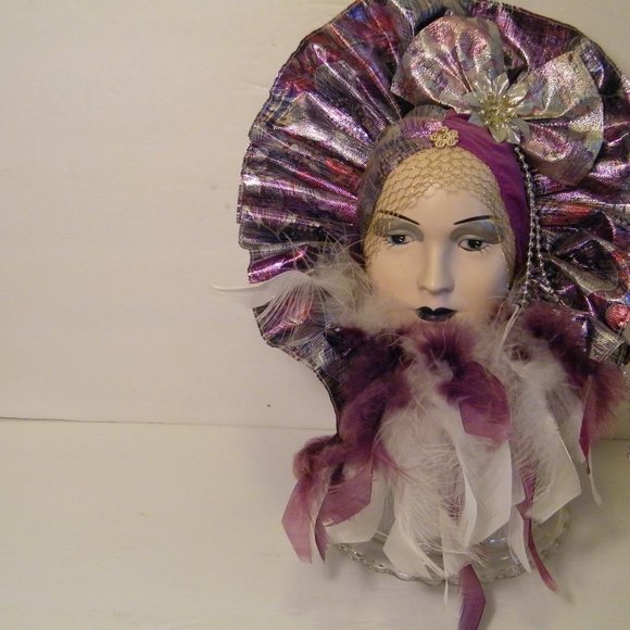 Mardi Gras Lady with Feathers Wall Mask - Picture 1 of 8